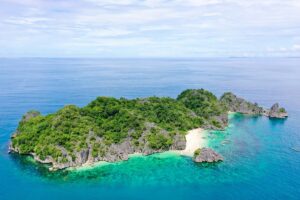 Hidden Gems, Crystal Seas — A Three days two nights Caramoan!