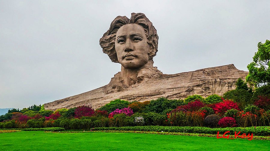 Dreamscape China: Avatar Peaks, Mini Venice & Furong Falls 5D4N Charter 2026